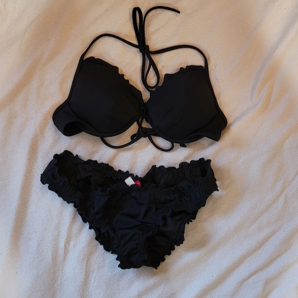 CUTE RARE VICTORIAS SECRET BLACK RUFFLE BIKINI SET - Picture 12 of 12